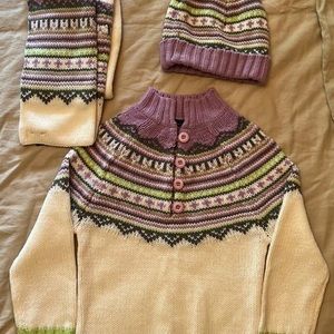 NWOT - Moda International Sweater, Scarf & Hat